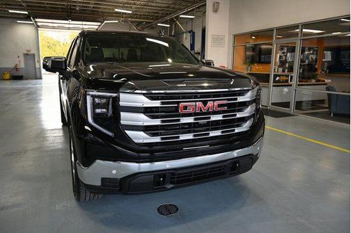Onyx Black 2026 GMC Sierra 1500 SLE