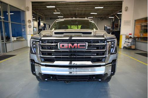 Sterling Metallic 2026 GMC Sierra 2500 SLT