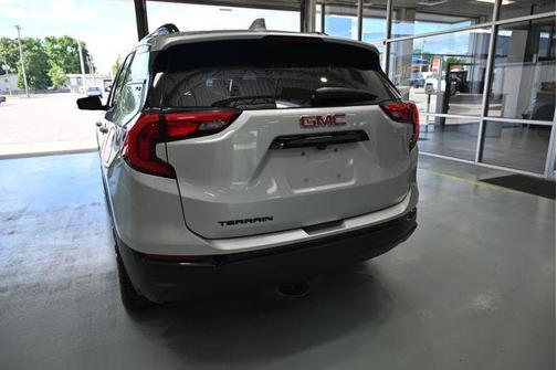 Quicksilver Metallic 2021 GMC Terrain SLE