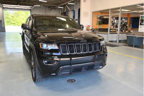 Diamond Black Crystal Pearlcoat 2021 Jeep Grand Cherokee 80th Anniversary 4x4