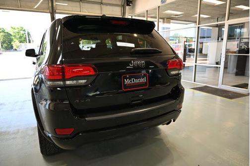 Diamond Black Crystal Pearlcoat 2021 Jeep Grand Cherokee 80th Anniversary 4x4