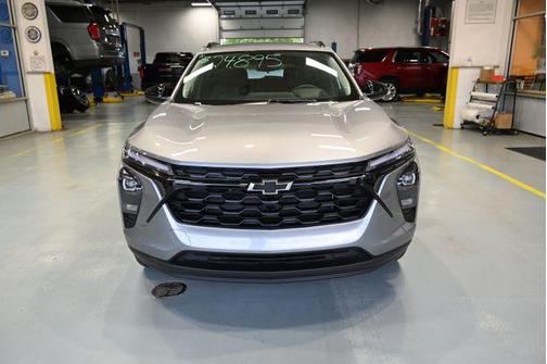 Sterling Gray Metallic 2026 Chevrolet Trax LT