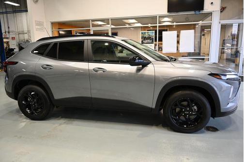 Sterling Gray Metallic 2026 Chevrolet Trax LT