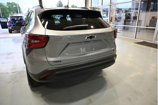 Sterling Gray Metallic 2026 Chevrolet Trax LT