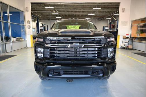 Black 2026 Chevrolet Silverado 2500 Custom