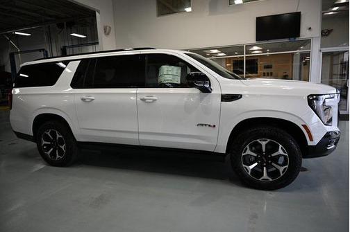 2026 GMC Yukon XL 4WD AT4