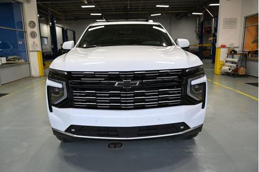 Polar White Tricoat 2026 Chevrolet Suburban High Country, 4WD