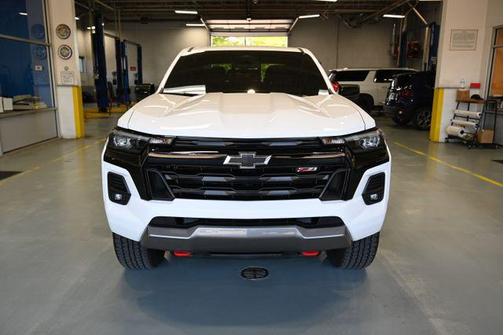 Summit White 2023 Chevrolet Colorado Z71