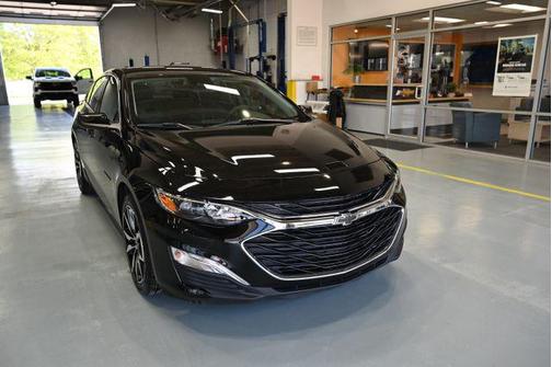 Mosaic Black Metallic 2024 Chevrolet Malibu FWD RS