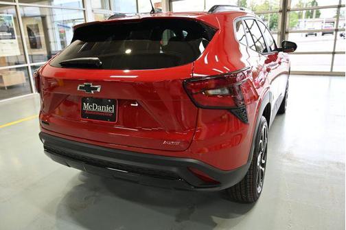 Apex Red 2026 Chevrolet Trax FWD 2RS