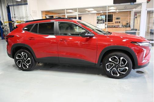 Apex Red 2026 Chevrolet Trax FWD 2RS