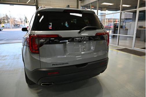 Sterling Metallic 2023 GMC Acadia FWD SLT