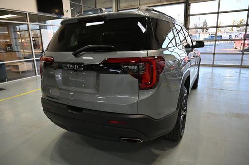 Sterling Metallic 2023 GMC Acadia FWD SLT