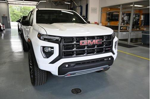 2025 GMC Canyon AT4