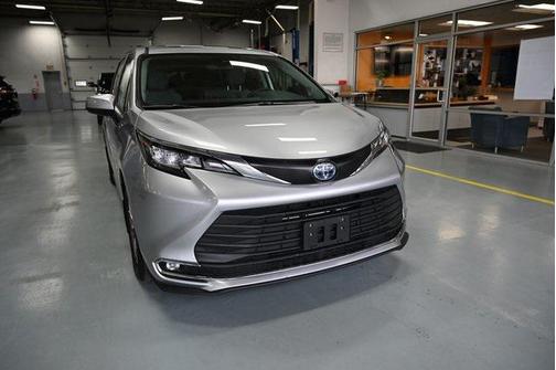 2023 Toyota Sienna XLE