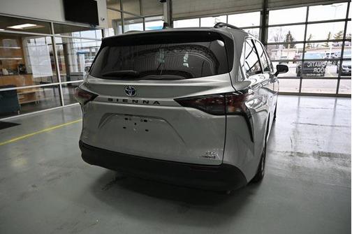 2023 Toyota Sienna XLE
