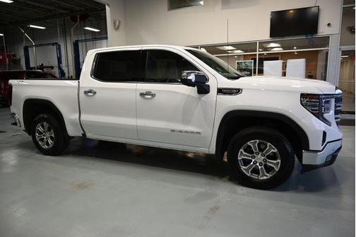 Summit White 2022 GMC Sierra 1500 SLT