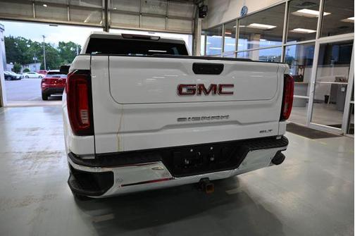 Summit White 2022 GMC Sierra 1500 SLT