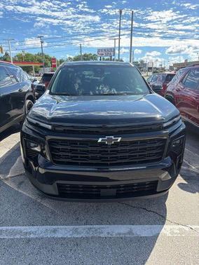 Mosaic Black Metallic 2026 Chevrolet Traverse LT