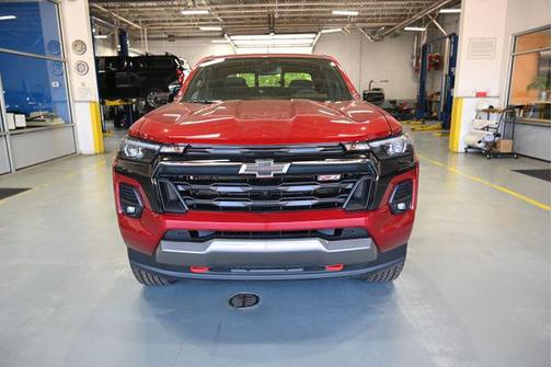 Radiant Red Tintcoat 2026 Chevrolet Colorado Z71