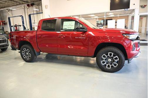 Radiant Red Tintcoat 2026 Chevrolet Colorado Z71