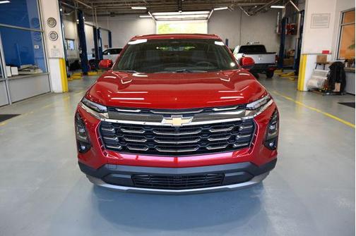 Radiant Red Tintcoat 2026 Chevrolet Equinox 1LT