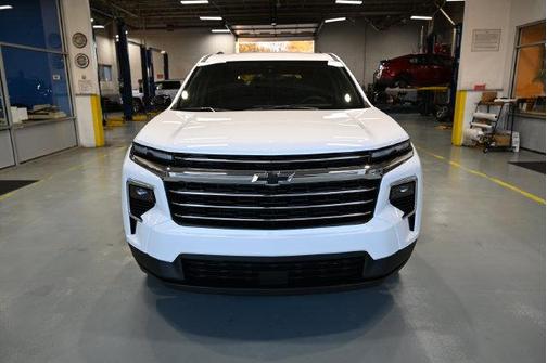 Summit White 2027 Chevrolet Traverse LT