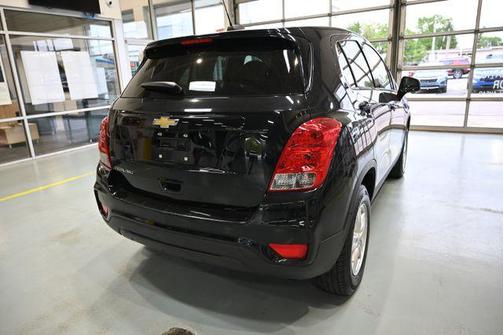 Mosaic Black Metallic 2020 Chevrolet Trax LS