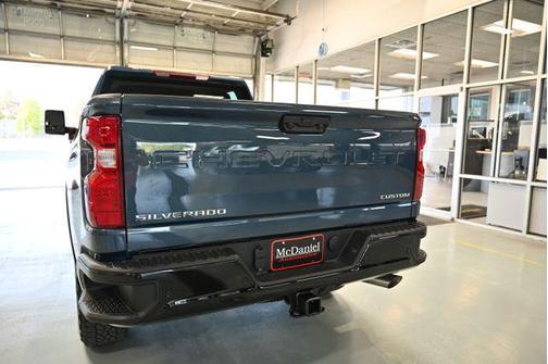 Lakeshore Blue Metallic 2026 Chevrolet Silverado 2500 Custom