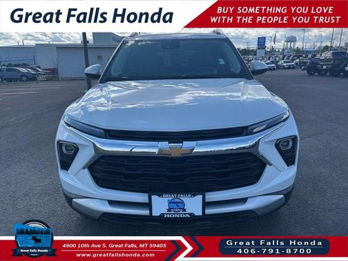 Summit White 2025 Chevrolet Trailblazer LT