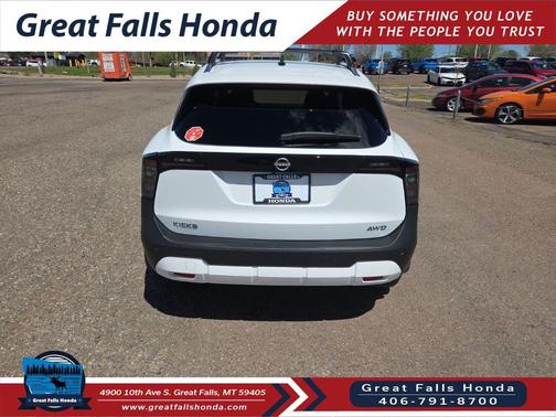Fresh Powder 2026 Nissan Kicks SV