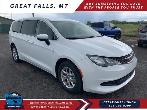 2023 Chrysler Voyager LX