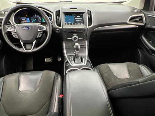 RUBY RED METALLIC TINTED CC 2017 Ford Edge Sport