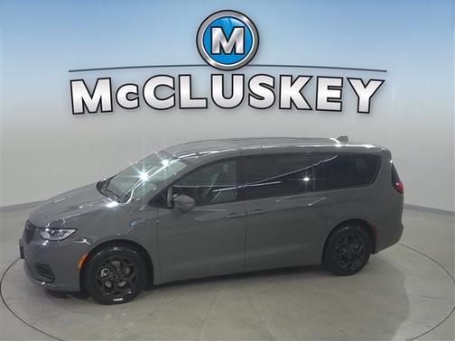 2022 Chrysler Pacifica Hybrid Touring L