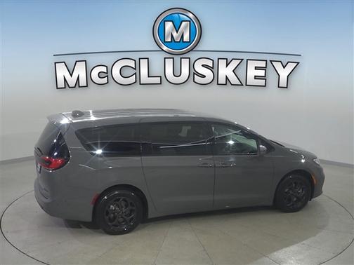 2022 Chrysler Pacifica Hybrid Touring L