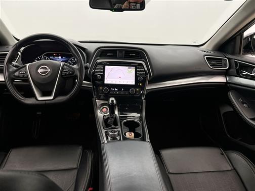 2023 Nissan Maxima SV