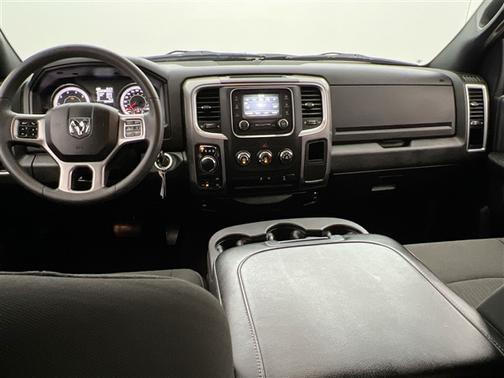 2024 RAM 1500 Classic Warlock Crew Cab 4x4 5'7' Box