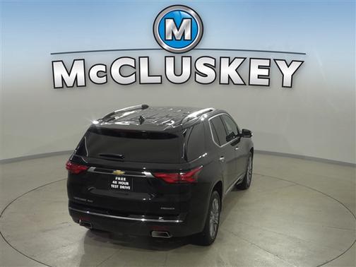 Mosaic Black Metallic 2023 Chevrolet Traverse Premier