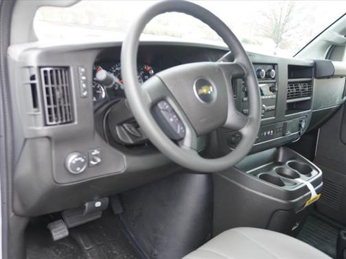 2025 Chevrolet Express 2500 RWD 2500 Regular Wheelbase WT