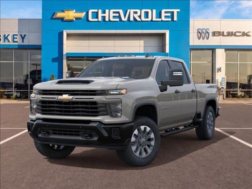 White Sands 2026 Chevrolet Silverado 2500 Custom