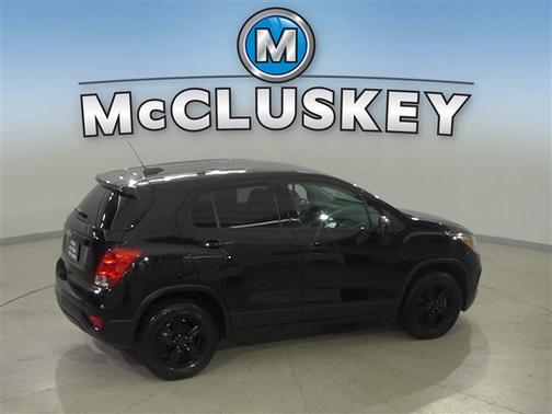 Mosaic Black Metallic 2022 Chevrolet Trax LS