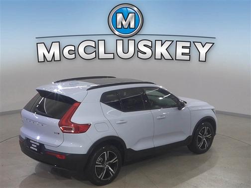 2024 Volvo XC40 B5 Core