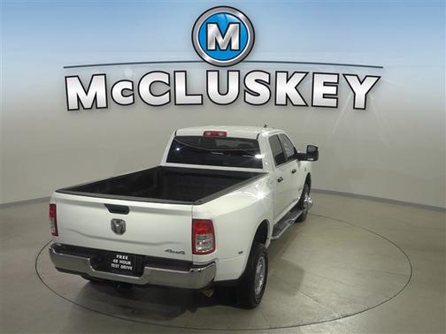Bright White Clearcoat 2024 RAM 3500 Big Horn Crew Cab 4x4 8' Box