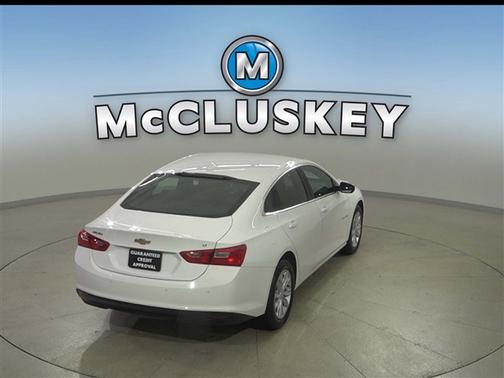 Summit White 2025 Chevrolet Malibu FWD 1LT