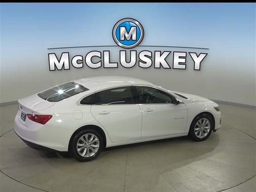 Summit White 2025 Chevrolet Malibu FWD 1LT