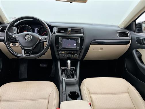 Black 2017 Volkswagen Jetta 1.8T SEL