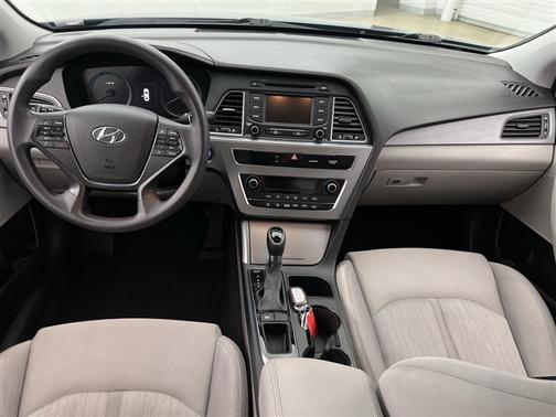 2016 Hyundai SONATA Hybrid SE