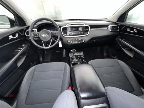 2017 Kia Sorento L