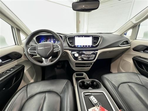 2022 Chrysler Pacifica Hybrid Touring L