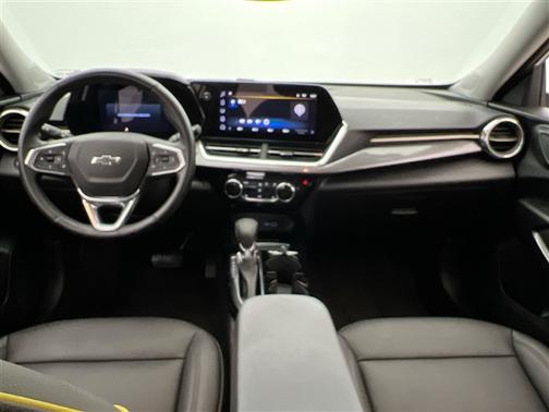 Summit White 2024 Chevrolet Trax FWD ACTIV